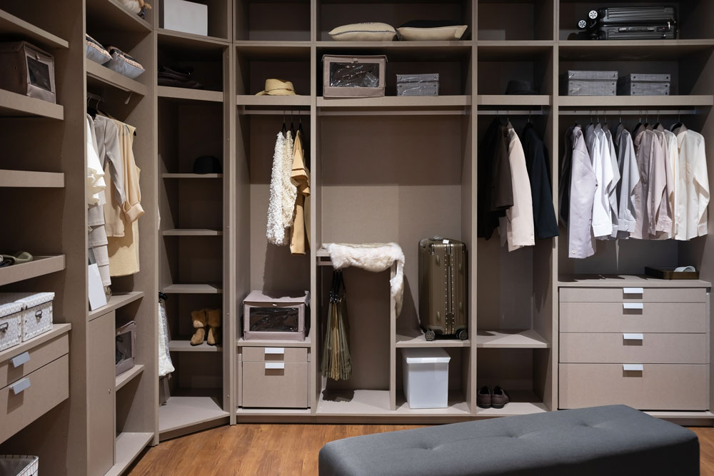 Maximizing closet space